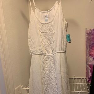 White dress with lace detail with tag (new)